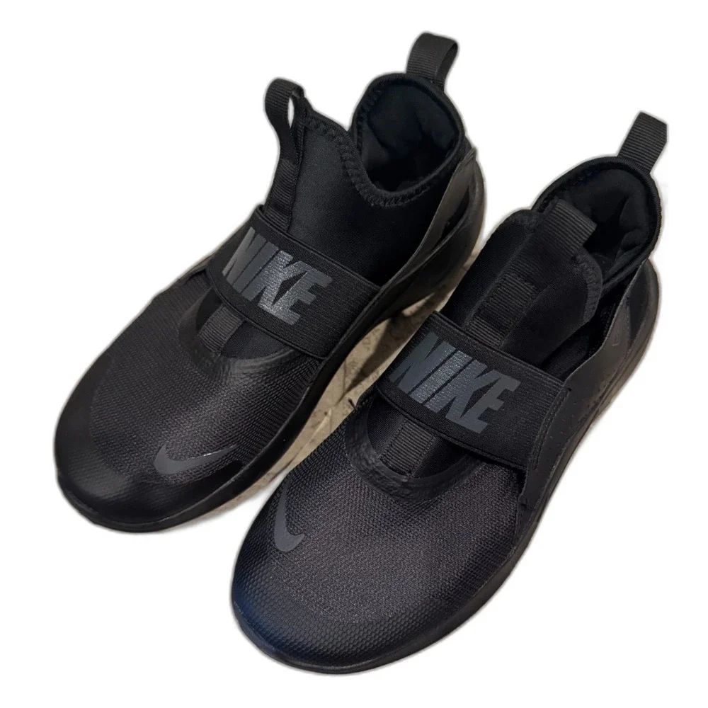 Nike Flex Runner 4 Triple Black Youth 5.5Y - Pristine Like New